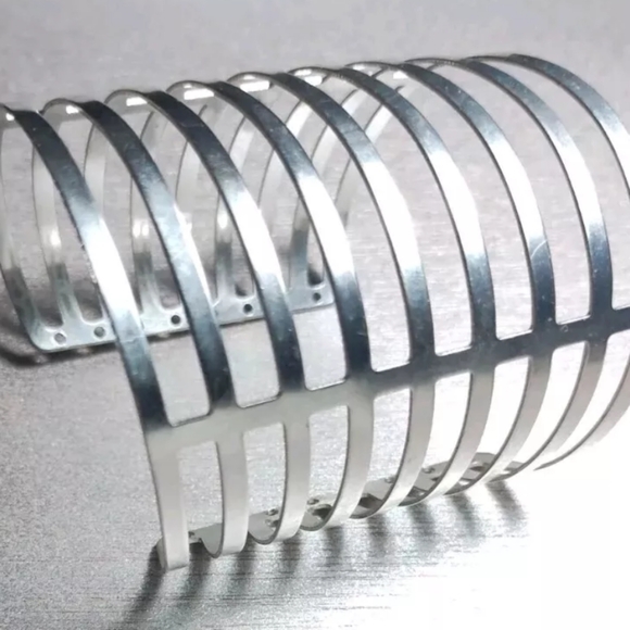 Newly Retired Sundance "FENCES" Stainless Steel Bracelet $6 - Picture 4 of 4